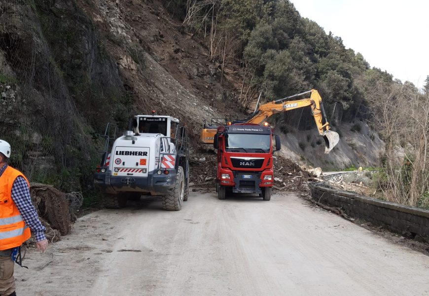 FRANA SR 325 LOCALITÀ LE COSTE: VENERDÌ PRIMA RIAPERTURA