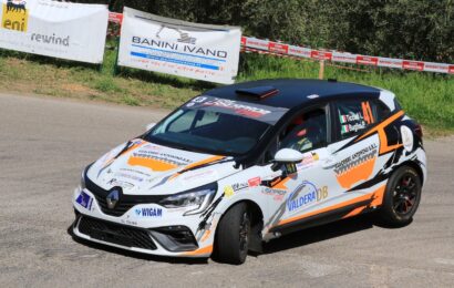 LASERPROM 015 PROTAGONISTA AL RALLY DEGLI ABETI: VITTORIA “STORICA” CON BRUNERO GUARDUCCI E SECONDO POSTO TRA LE SCUDERIE