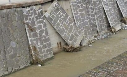 quarrata. SARANNO RIPRISTINATI I PANNELLI DI RIVESTIMENTO DELLE SPONDE DEL FERMULLA NEL TRATTO CITTADINO