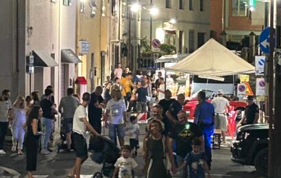 vaiano street festival. STASERA NEGOZI APERTI E “VAIANO COME PER MAGIA”