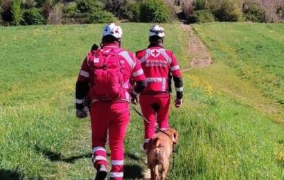 quarrata. CROCE ROSSA E VIGILI DEL FUOCO, ESERCITAZIONE NOTTURNA NEL BOSCO DELLA MAGIA