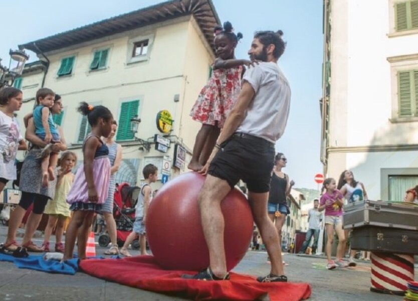 A SCUOLA DI CIRCO, LABORATORIO E SPETTACOLO