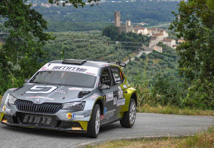 LUCA ARTINO VERSO IL RALLY CASCIANA TERME: DEBUTTO SULLA SKODA FABIA RS PER IL PILOTA PISTOIESE