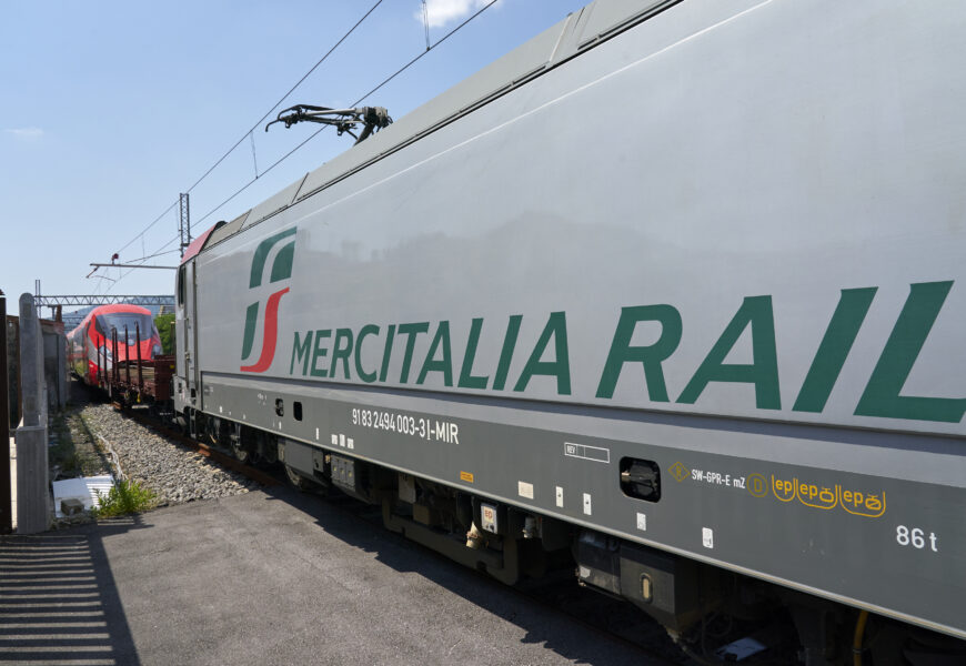 POLO LOGISTICA FS: PARTONO I COLLEGAMENTI PER TRASPORTARE I NUOVI FRECCIAROSSA 1000