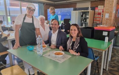 montemurlo. PRANZO A SORPRESA DEL SINDACO CALAMAI E DELL’ASSESSORE BAIANO ALLA SCUOLA PRIMARIA “ALBERTO MANZI”