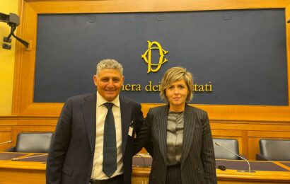 L’ON. MAZZETTI E MONTEBIANCO COSTRUZIONI CONSEGNANO PANETTONI AI CARCERATI