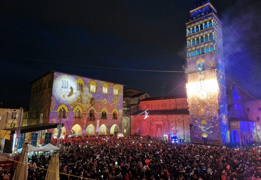 BEFANA, A PISTOIA È SCESA DAL CAMPANILE