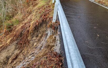 MOVIMENTO FRANOSO DI VALLE, CHIUSA LA SP38 FEMMINAMORTA CALAMECCA