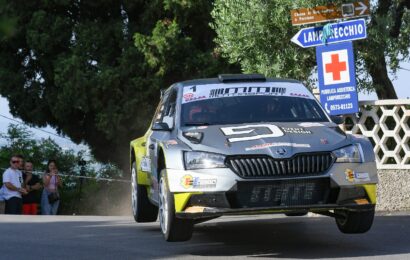 LUCA ARTINO TORNA NELLA COPPA RALLY DI ZONA: IL PILOTA PISTOIESE VERSO UN 2025 DI GRANDE INTENSITÀ, SULLA SKODA FABIA RS