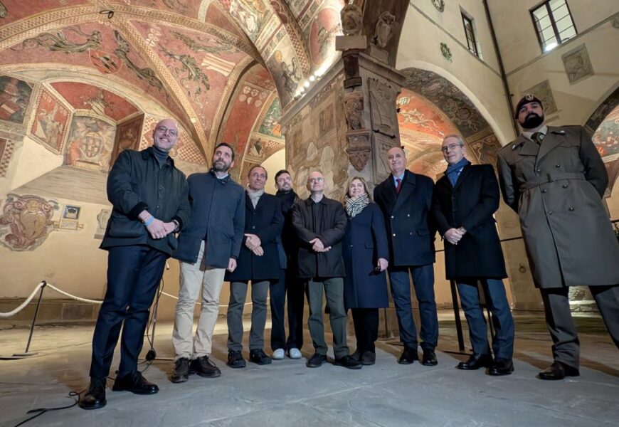 RINNOVATO IL CORTILE DEL PALAZZO PRETORIO CON UN NUOVO IMPIANTO DI ILLUMINAZIONE ARCHITETTONICA